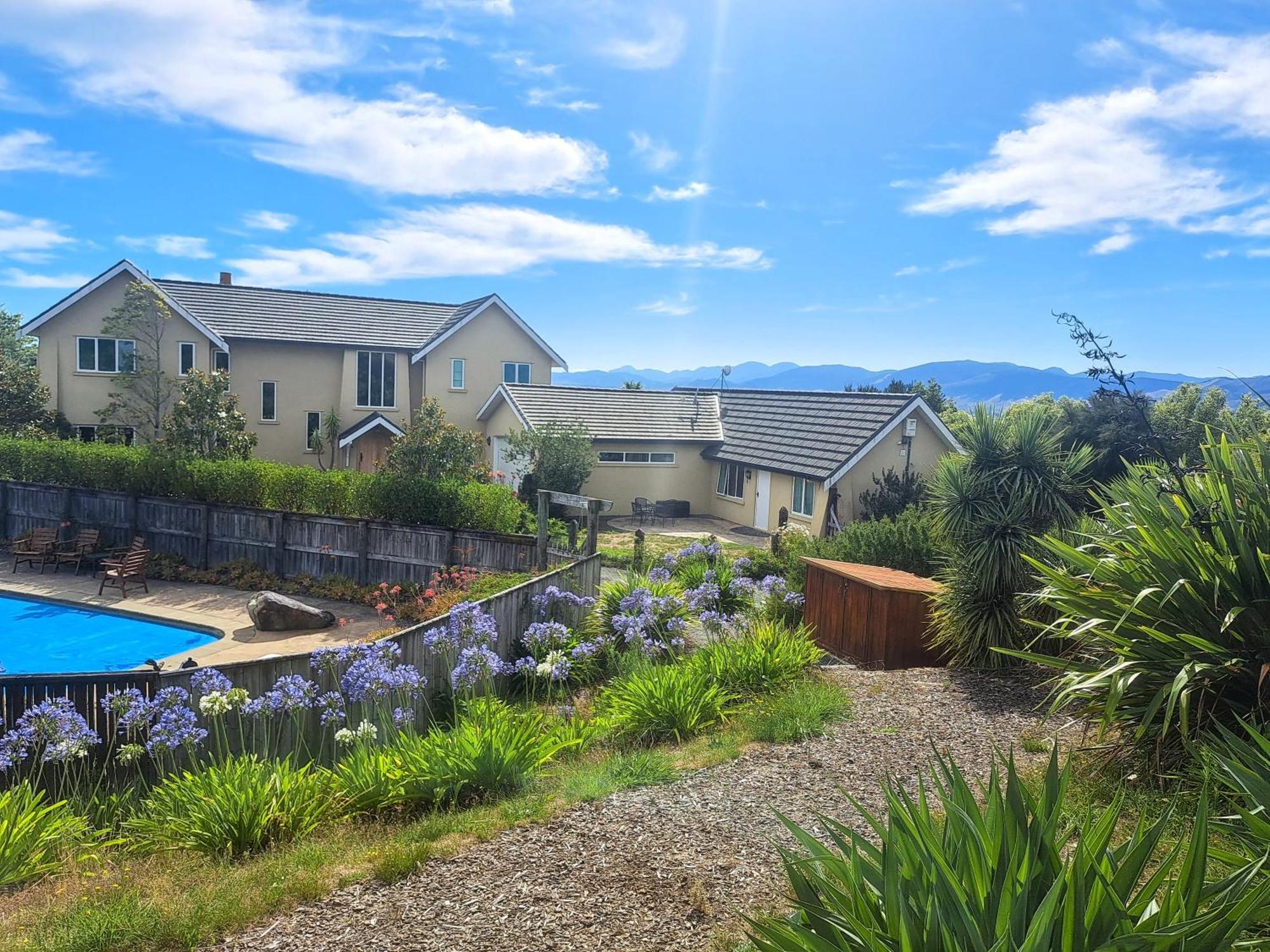 Golden Hills Farm Cottage Nelson Bagian luar foto