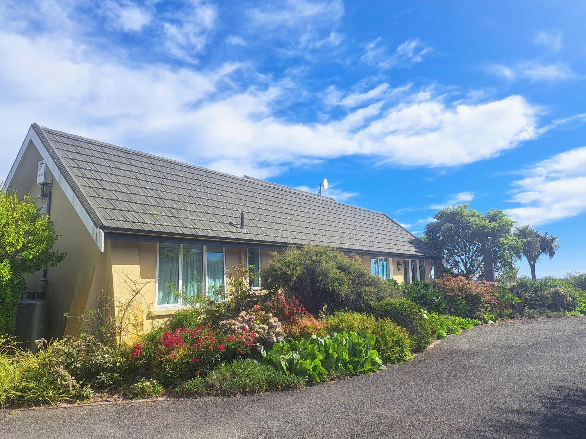 Golden Hills Farm Cottage Nelson Bagian luar foto