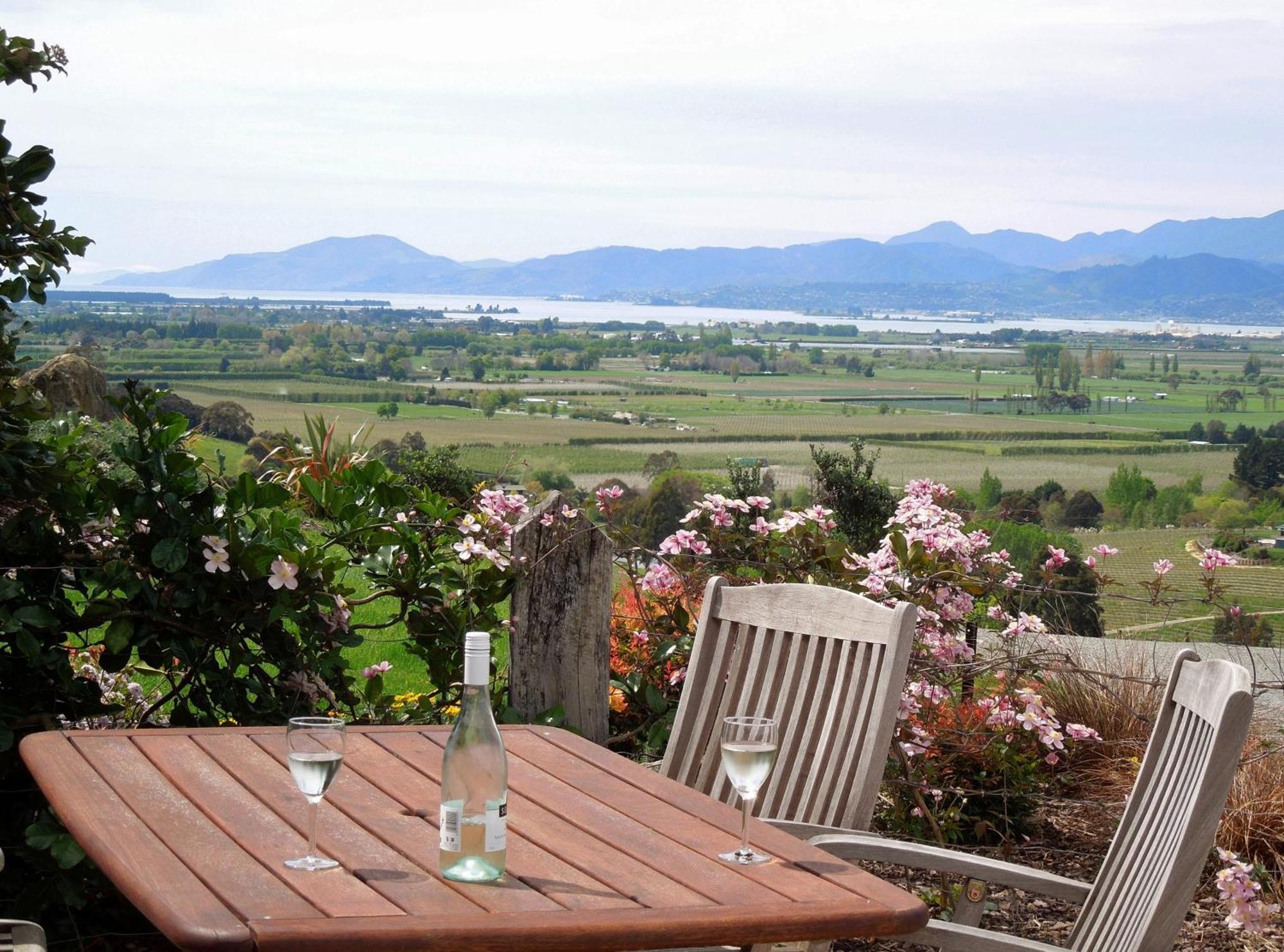 Golden Hills Farm Cottage Nelson Bagian luar foto