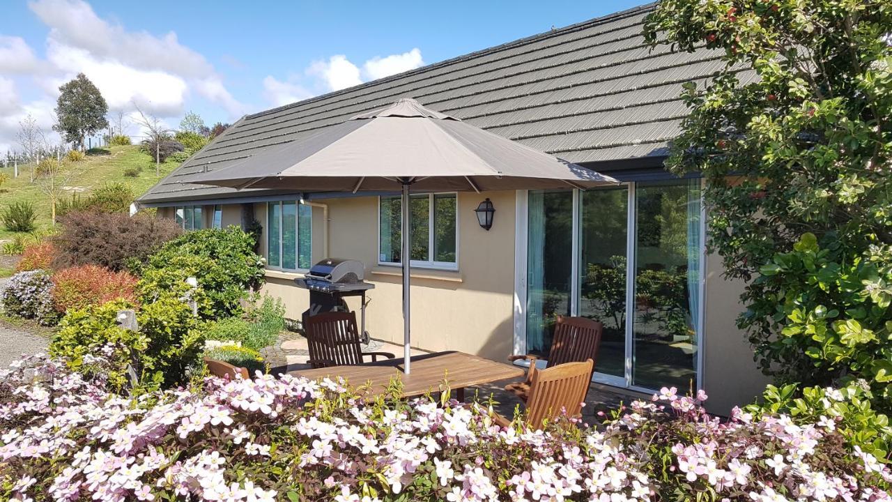 Golden Hills Farm Cottage Nelson Bagian luar foto